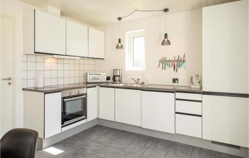 Kitchen, Nice Home In Blokhus With Sauna in Blokhus
