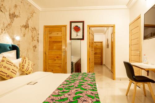 Standard Double Room image 5