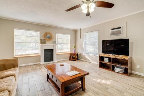 Lake Travis Access Pet-Friendly Lago Vista Home! in Lago Vista, USA