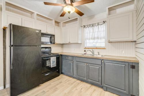 Lake Travis Access Pet-Friendly Lago Vista Home! in Lago Vista, USA