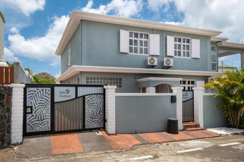 Villa Tropicale, 5 bed, private pool, 5 min beach