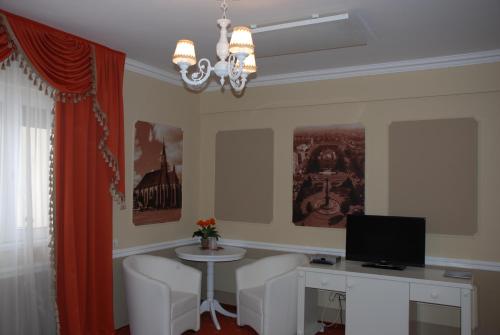 Deluxe Double or Twin Room with Mountain View image 3