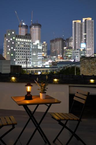 Banwoldang Stn 3min, 2F 4pm & 3F 8pm Check-in, Table for 6, Hotel bedding, Luggage Storage 사진 3