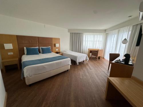 Room, deluxe, family