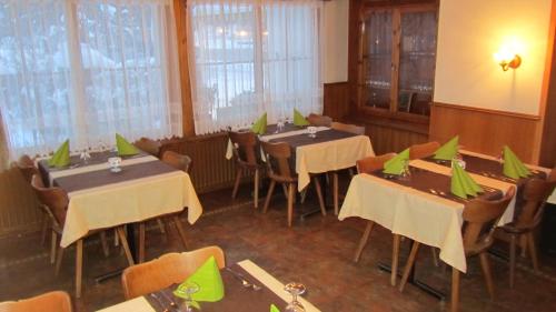 Restaurant, Restaurant Felsenburg in Kandergrund
