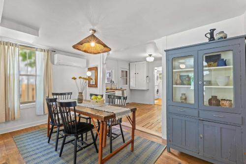 Kingston Cottage with Sauna near Stockade District in Kingston, USA