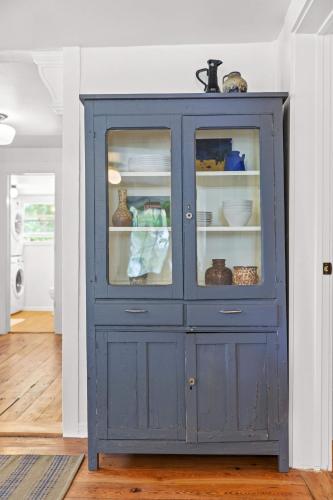 Kingston Cottage with Sauna near Stockade District in Kingston, USA