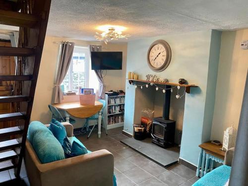 Snowdrop Stone Detached Cottage in Talysarn