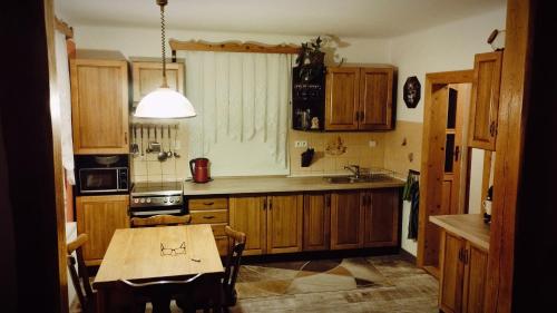 Chata u hajného (Chata u hajneho) in Jindřichov (Olomouc)