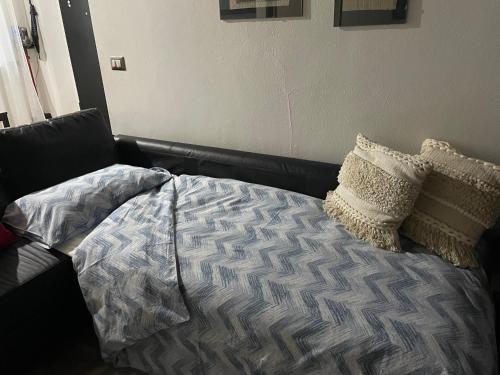 One-Bedroom Apartment image 2
