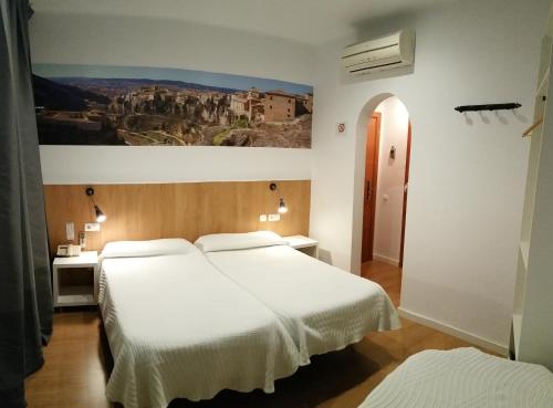  Hostal Restaurante Cornella, Pension in Cornellà de Llobregat