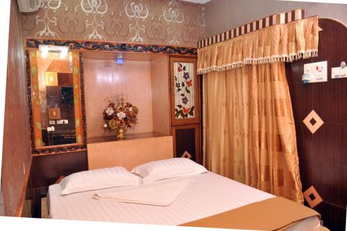 Hotel Shri Swarna's Palace - A Business Class Hotel