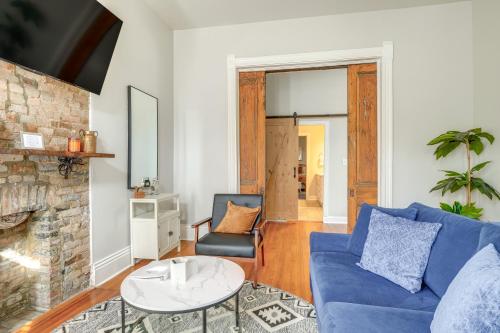 1 Mi to Dtwn Louisville Home with Deck and Fire Pit! in Louisville, USA