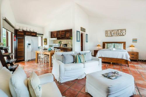 Rio Mar Retreat en Stunning Oceanview Near El Yunque in Rio Grande