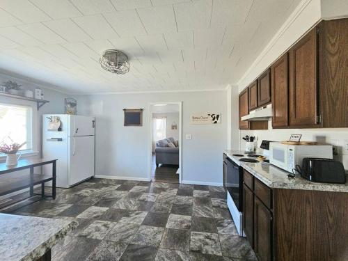 Cozy getaway 2BR near Mackinac Island Ferry Downtown Saint Ignace in Saint Ignace, USA