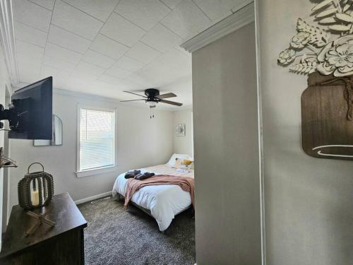 Cozy getaway 2BR near Mackinac Island Ferry Downtown Saint Ignace in Saint Ignace, USA