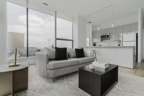 W Loop 2BR w Gym Pool in heart of Greektown CHI-540 in Chicago, USA