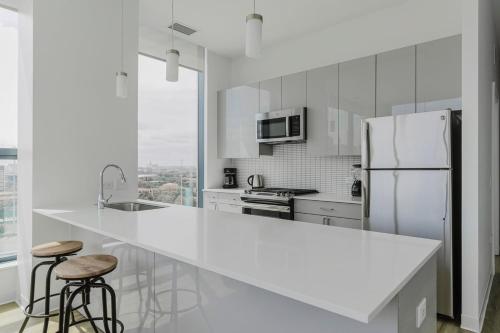 W Loop 2BR w Gym Pool in heart of Greektown CHI-540 in Chicago, USA