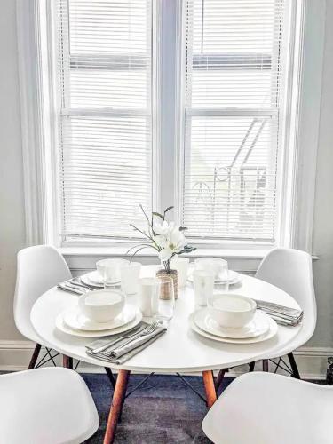 Bright, Stunning Downtown Apt, Close to Proctors in Schenectady, USA