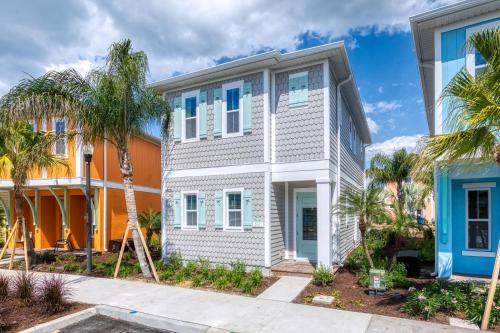 Sun Filled Cottage Near Disney with Margaritaville Resort Access - 3021SP in Orlando, USA