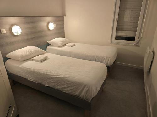 Brit Hotel Essentiel Poitiers Gare du Futuroscope Room Type - Twin Room