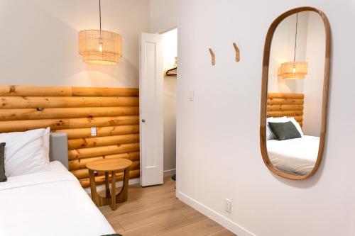 Two-Bedroom Deluxe Apartment image 10
