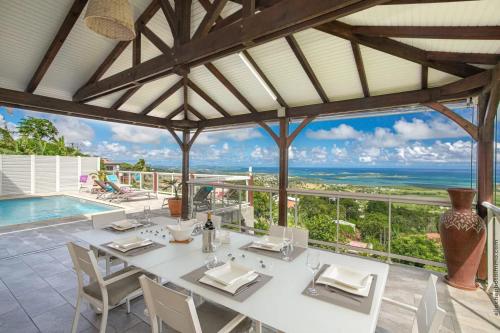 Terraza/balcón, Villa 5 étoiles avec piscine à Le Vauclin (Villa 5 etoiles avec piscine a Le Vauclin) in Le Vauclin