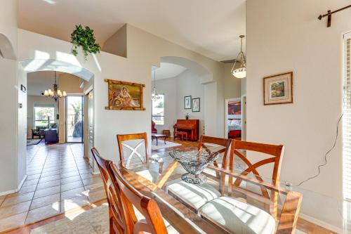 Private Patio and Grill Lakefront Chandler Home in ซันเลค