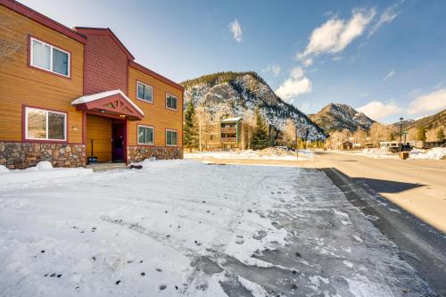 Dog-Friendly Frisco Escape Walk Downtown! in Frisco, USA