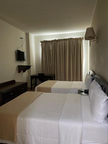 Deluxe Double Room with Two Double Beds image 5
