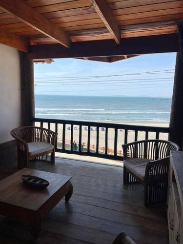 Casa frente al mar playa Chicama, Puerto Malabrigo in Пуерто Чікама