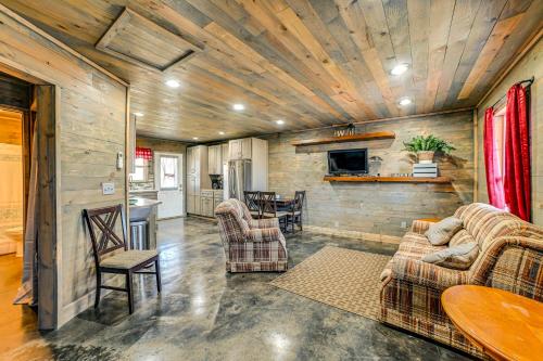 Quiet and Peaceful Vacation Rental Home in Benton! in Benton, USA