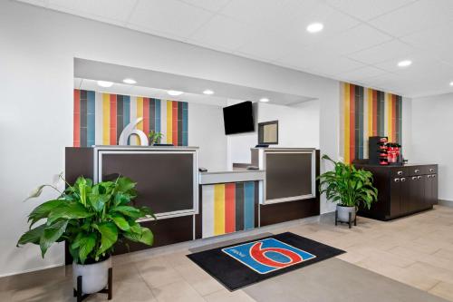 Előcsarnok, Motel 6 Portland, ME near Portland nemzetközi repülőtér