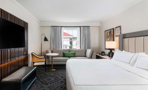 616613768 Mills House Charleston, Curio Collection by Hilton