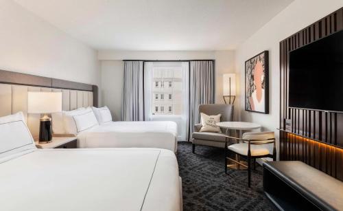 616615976 Mills House Charleston, Curio Collection by Hilton
