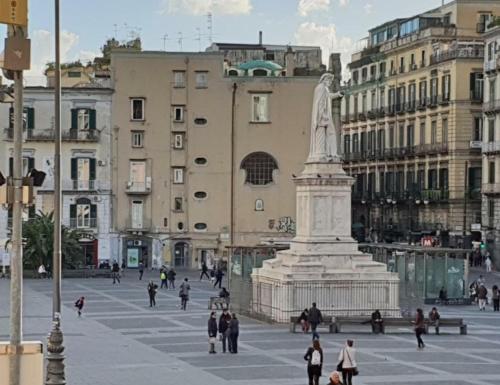 La Finestra Di Dante, Naples