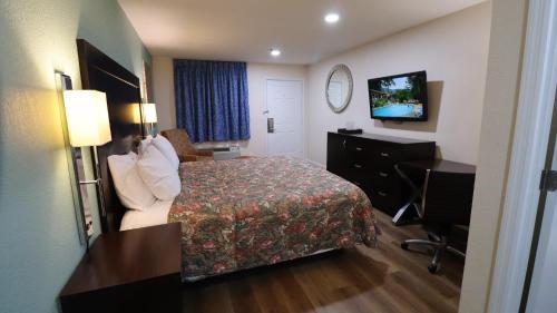 Royal Inn Cochran - image 4