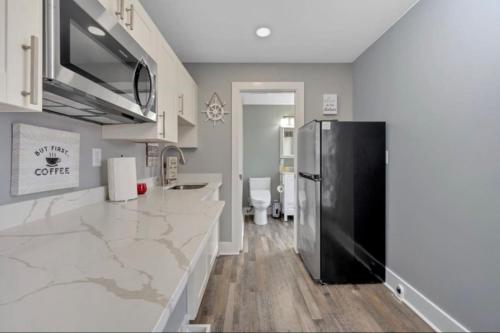Downtown Studio Loft on Front St - image 2