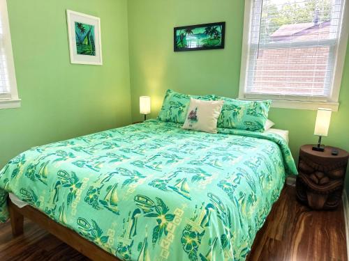 Kikis Tikis! Fun Themed Home