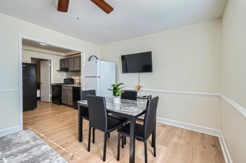 Overlook Club A2 L Spacious And Cozy in 卡明