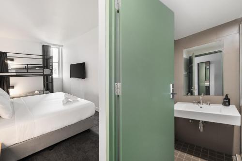 YHA Sydney Harbour - image 4