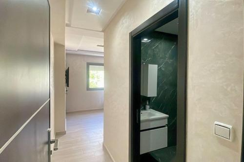 Spacious 3 Bedrooms & 2 Balcony - Comfortable Stay