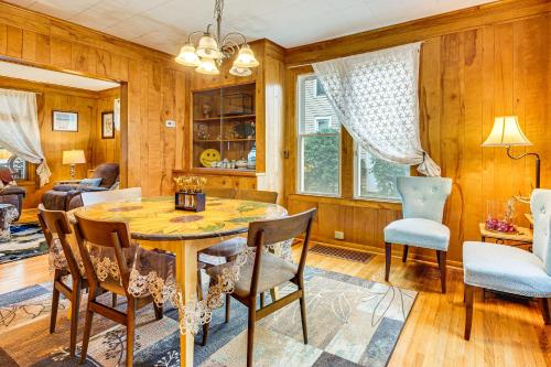 1 Mi to Dtwn Colorful Binghamton Home in Binghamton, USA