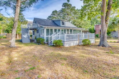 Walk to Ocean Home with Deck in North Myrtle Beach