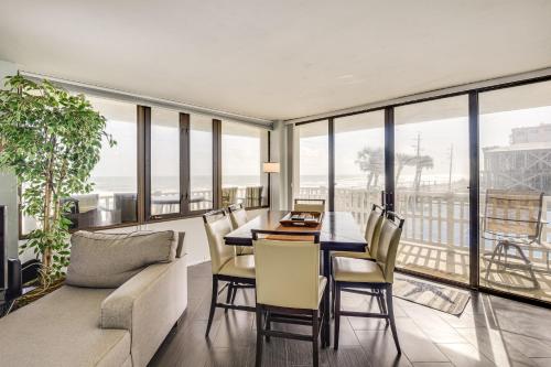 Community Pool and Ocean Views Flagler Beach Condo! in Flagler Beach, USA