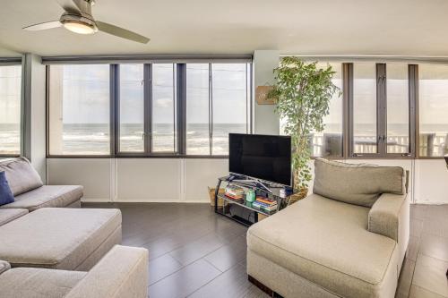 Community Pool and Ocean Views Flagler Beach Condo! in Flagler Beach, USA