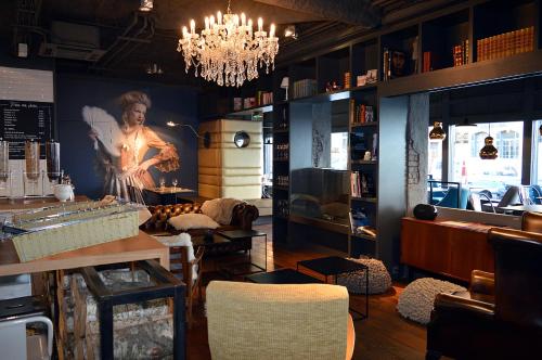 Lobby, Hotel Des Bains in Granville