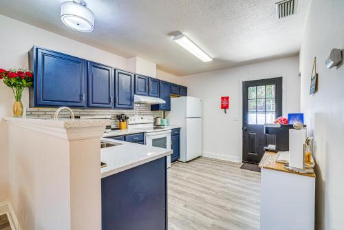 Crystal River Getaway with Hot Tub and Fire Pit! in Crystal River, USA