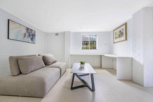 Spacious Family 4BR with Pool Perfect for Groups