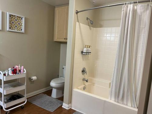 Spacious 1bdr in Mid-Wilshire KING bed Parking & Gym FREE, Los Angeles (foto 10)